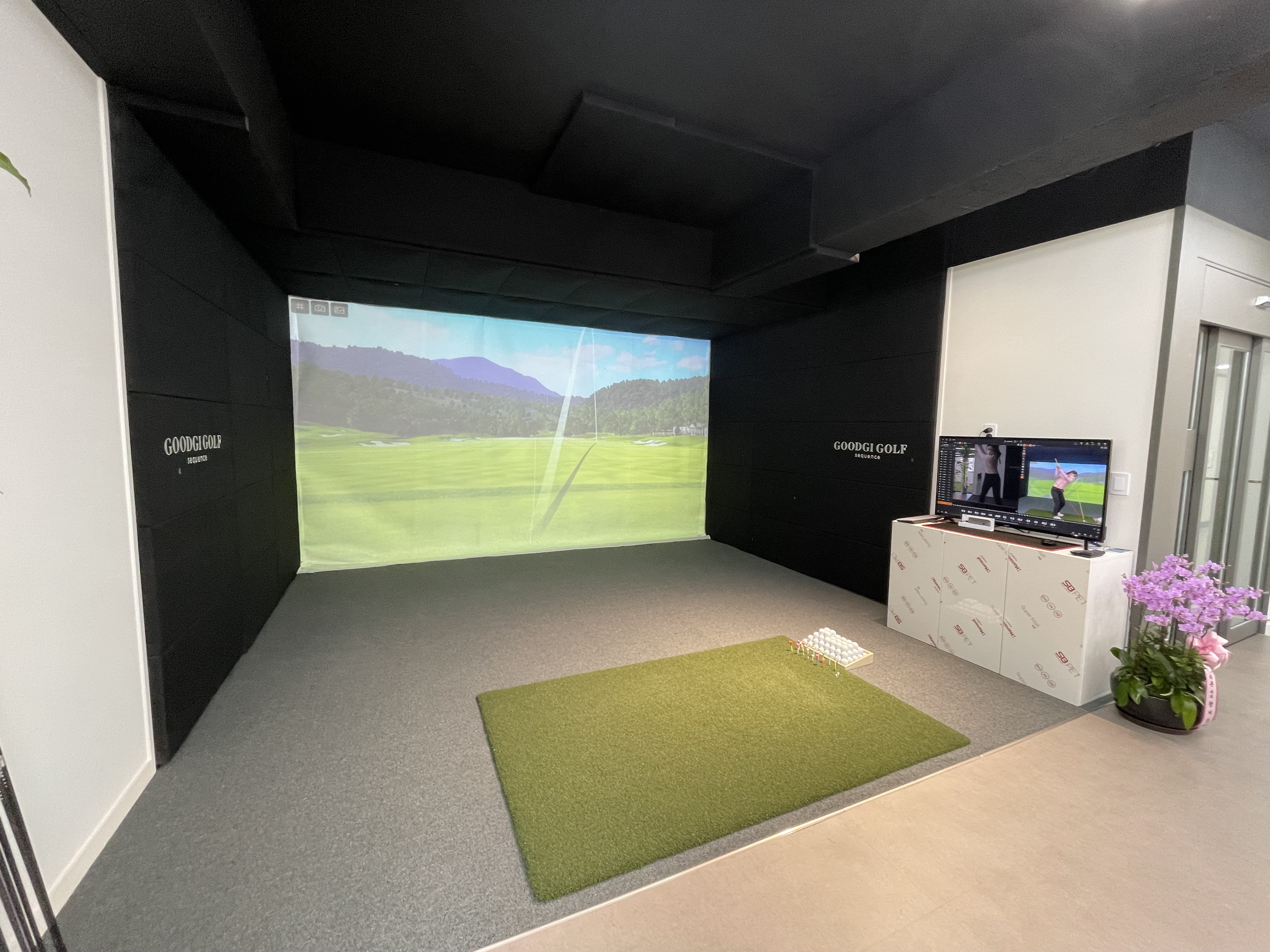 스크린 타석 측면